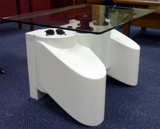 Пичага прави маса с вид на PS3 джойстик