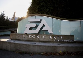Шефове на EA продават поголовно акциите си 