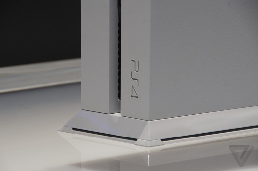 playstation 4 white 1