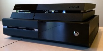 Xbox One задминава PS4 за четвърти месец
